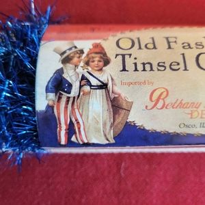 BETHANY LOWE OLD FASHIONED TINSEL GARLAND IN A VINTAGE PATRIOTIC IMAGERY PACKAGE
